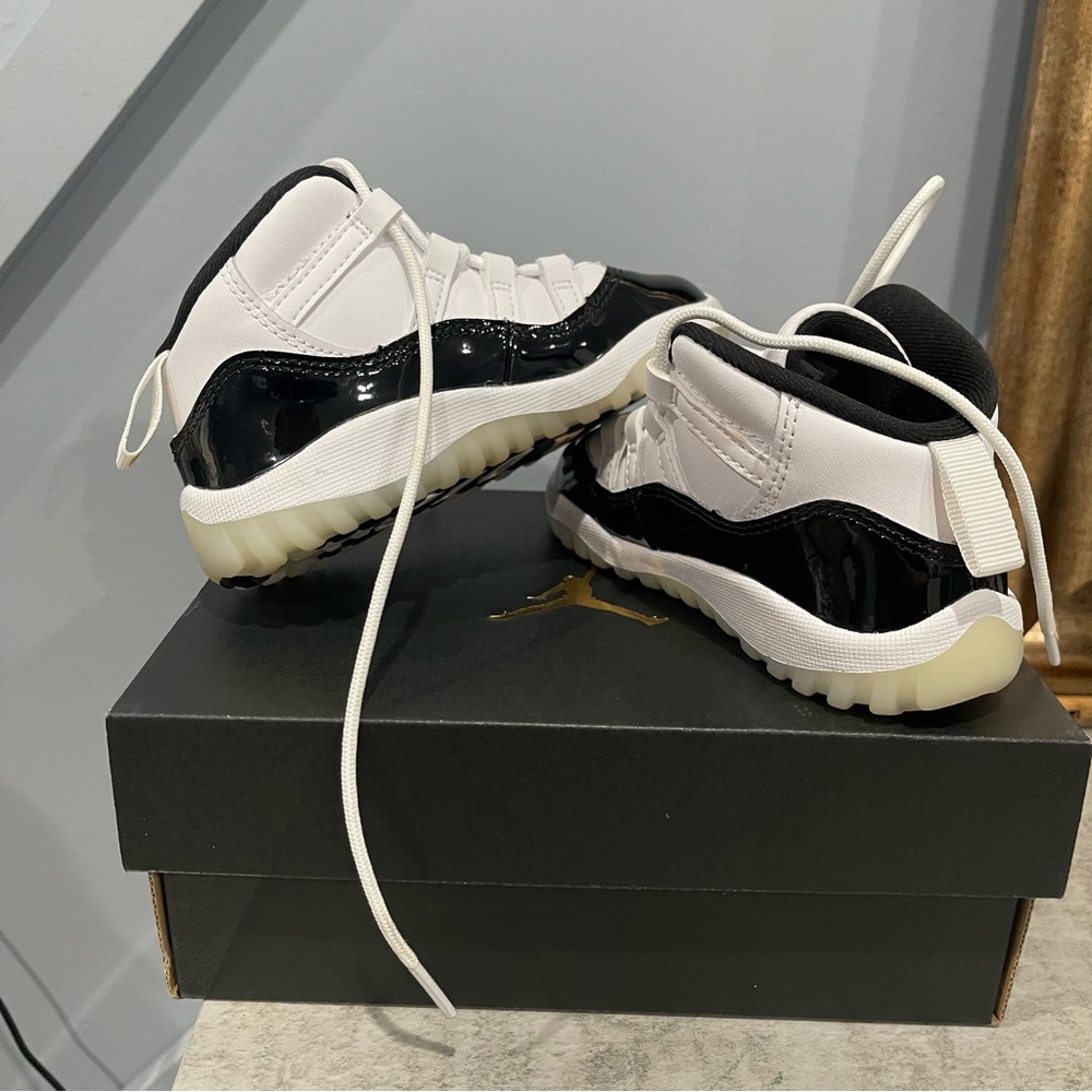 Kids Black and White Sneakers | Jordan 11 Retro | 8C